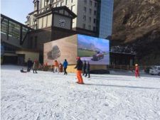 张家口崇礼滑户外P8北京全彩led显示屏